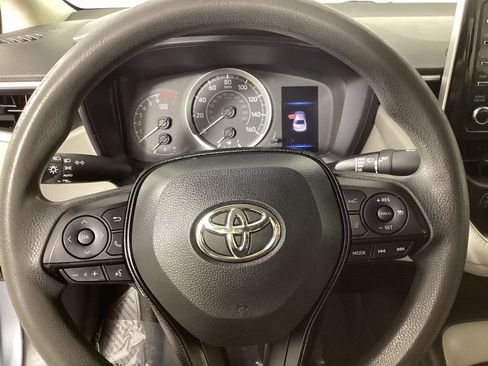Used 2020 Toyota Corolla LE FWD image 15