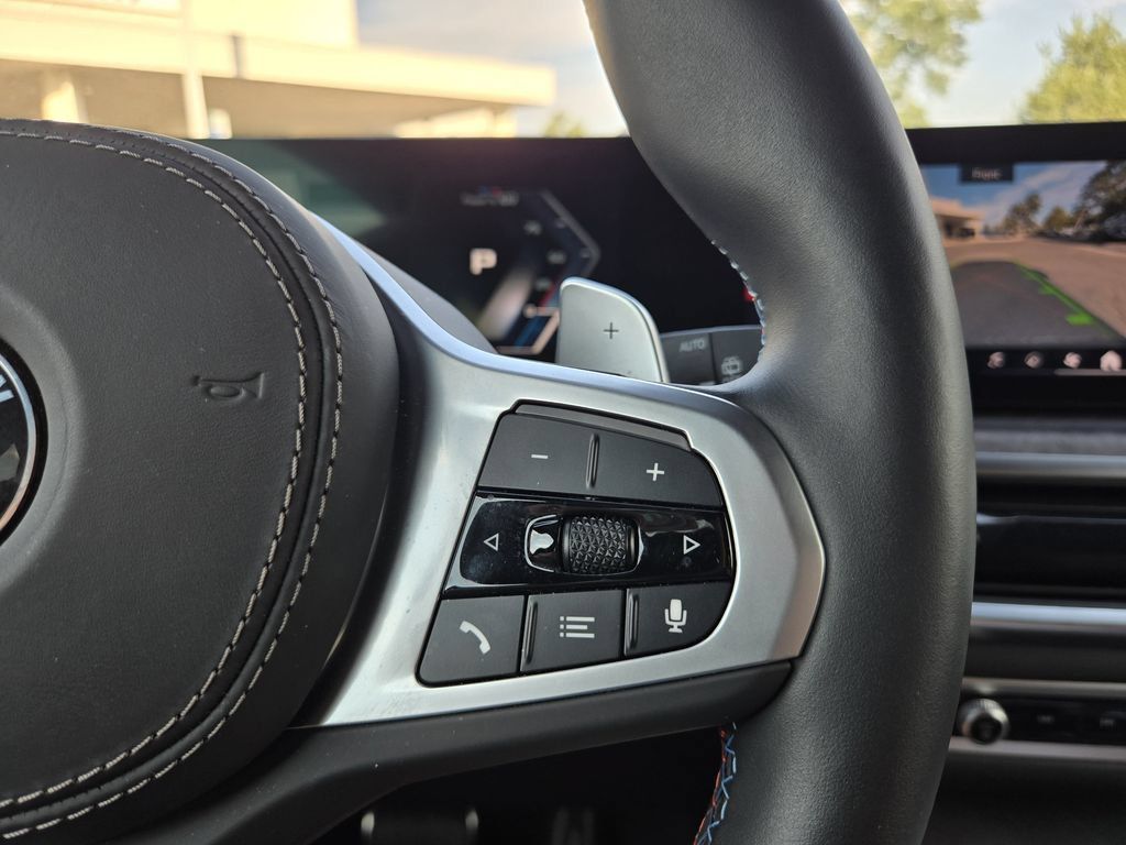 Certified 2025 BMW X7 M60i AWD/4WD image 32