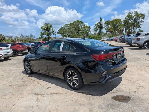 Certified 2024 Kia Forte LXS FWD image 6