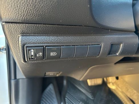 Used 2021 Toyota Corolla LE w/ Carpet Mat Package (TMS) image 17