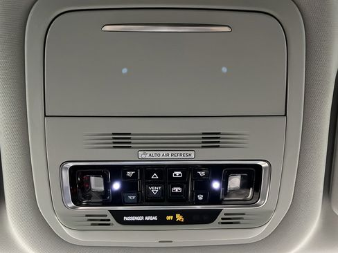 Used 2025 Lincoln Nautilus Premier w/ Equipment Group 102A AWD/4WD image 42