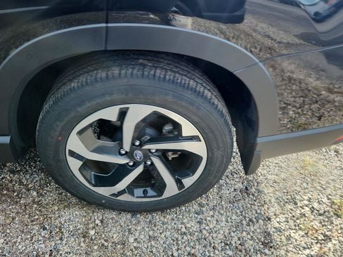 Used 2024 Subaru Forester Touring w/ POP Package 3 AWD/4WD image 8