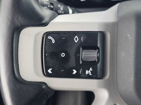 Used 2023 Land Rover Defender 110 S image 27