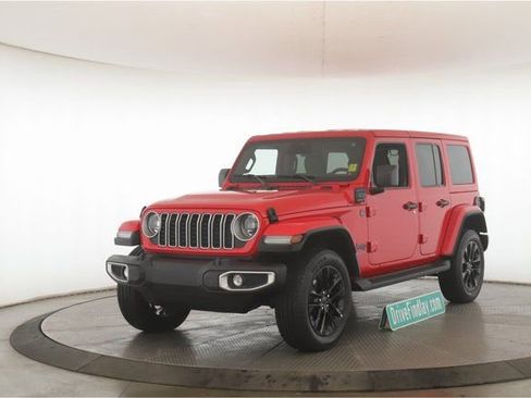 Used 2025 Jeep Wrangler Unlimited Sahara image 10