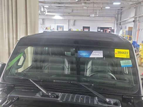 Used 2023 Jeep Wrangler Unlimited Sahara w/ Cold Weather Group image 7