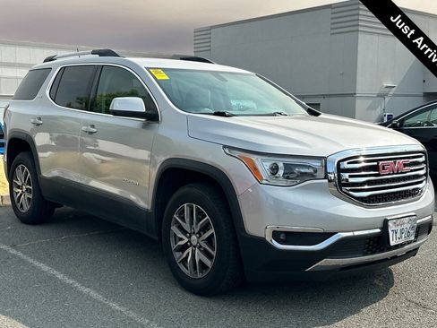 Used 2017 GMC Acadia SLE w/ Driver Alert Package I FWD image 1