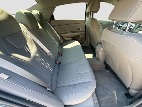 Used 2024 Hyundai Elantra SEL FWD image 25