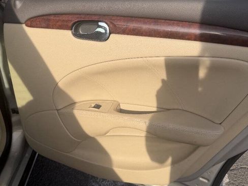 Used 2008 Buick Lucerne CXL w/ Ultra Confidence Package FWD image 12