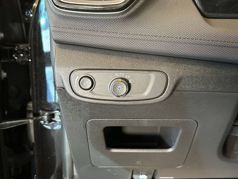 Used 2024 Chevrolet TrailBlazer LS w/ LS Convenience Package FWD image 18