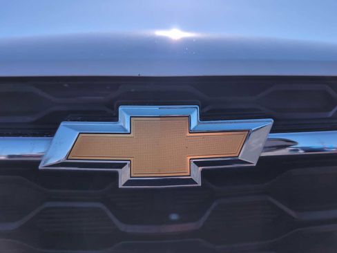 Used 2025 Chevrolet Trax LT w/ LT Convenience Package image 29