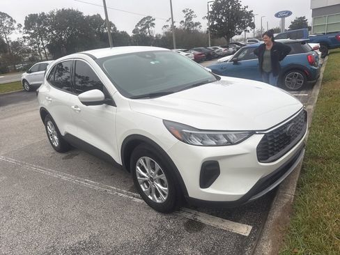 Used 2023 Ford Escape Active w/ Tech Pack #2 image 2