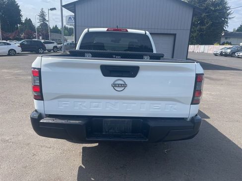 Used 2022 Nissan Frontier S RWD image 3