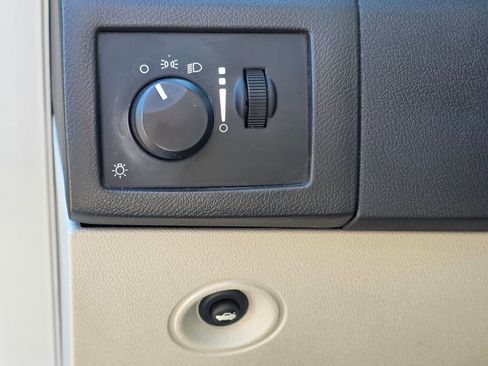 Used 2007 Chrysler 300 image 14