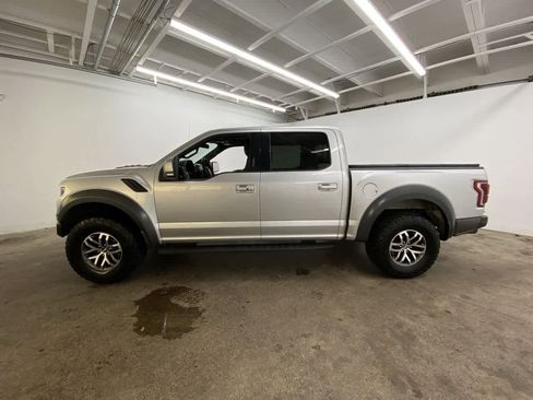 Used 2018 Ford F150 Raptor w/ Equipment Group 802A Luxury image 3