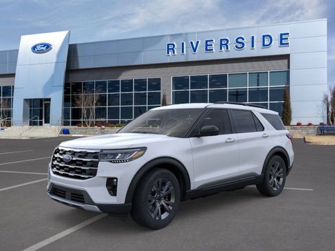 New 2026 Ford Explorer Active w/ Active Comfort Package image 2