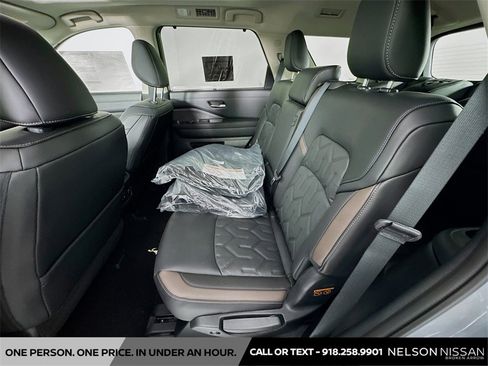 New 2026 Nissan Pathfinder Platinum image 25
