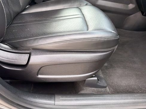 Used 2023 Kia Sorento S w/ Panoramic Sunroof Package FWD image 13