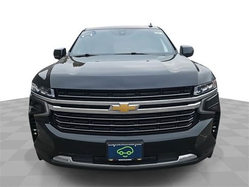 Used 2021 Chevrolet Suburban LT image 1