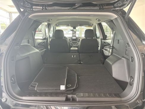 Used 2023 Chevrolet Equinox LT image 16