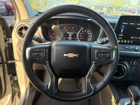 Used 2023 Chevrolet Blazer LT w/ Sound & Technology Package FWD image 30