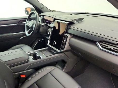Used 2024 GMC Acadia Elevation w/ Luxury Package AWD/4WD image 24