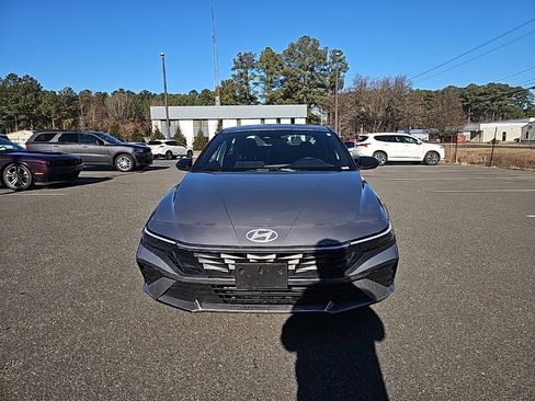 Certified 2025 Hyundai Elantra Sport image 2