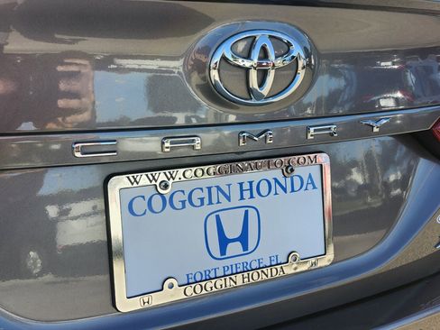 Used 2018 Toyota Camry XSE image 20