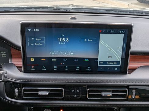 Certified 2023 Lincoln Nautilus Reserve w/ Monochromatic Package image 11