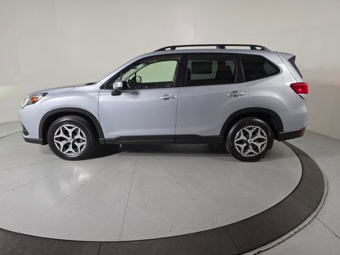 Certified 2023 Subaru Forester Premium AWD/4WD image 2