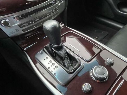 Used 2015 INFINITI Q70 3.7 image 29