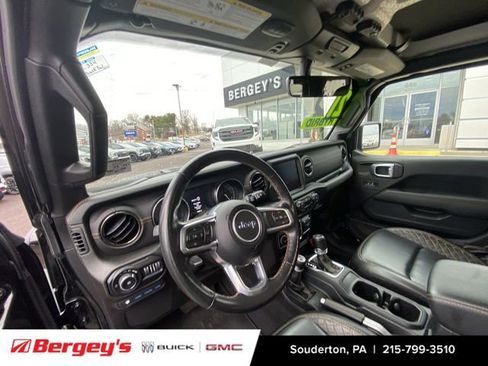 Used 2021 Jeep Wrangler Unlimited Sahara image 12