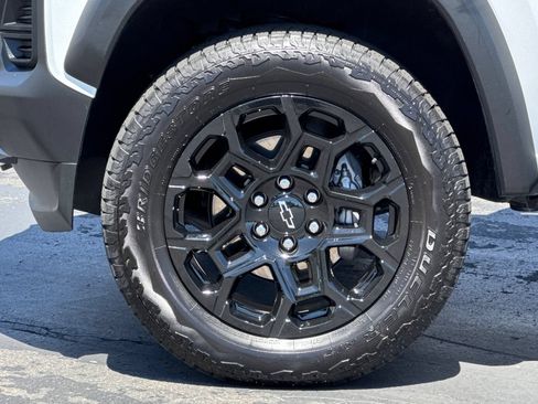 Used 2026 Chevrolet Colorado Trail Boss AWD/4WD image 46
