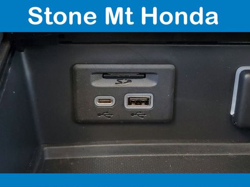 Used 2022 Buick Envision Essence w/ Technology Package I image 31