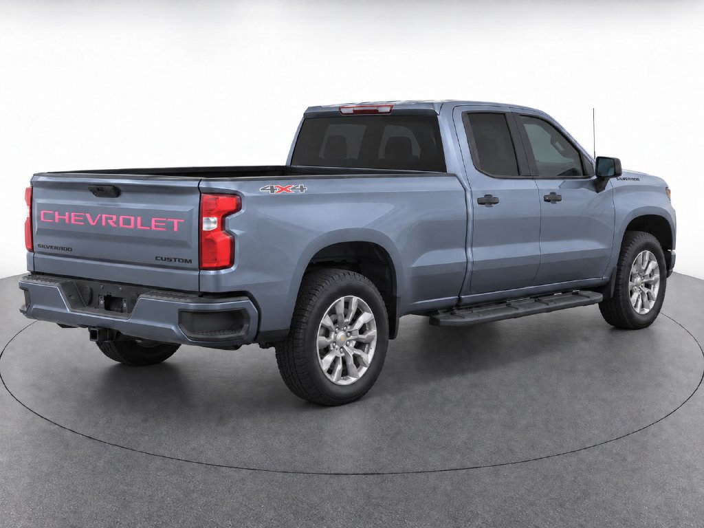 Used 2020 Chevrolet Silverado 1500 Custom w/ Custom Convenience Package AWD/4WD image 5