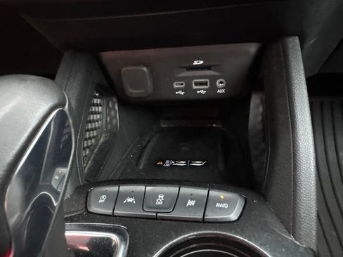 Used 2023 Chevrolet TrailBlazer RS w/ Technology Package AWD/4WD image 12