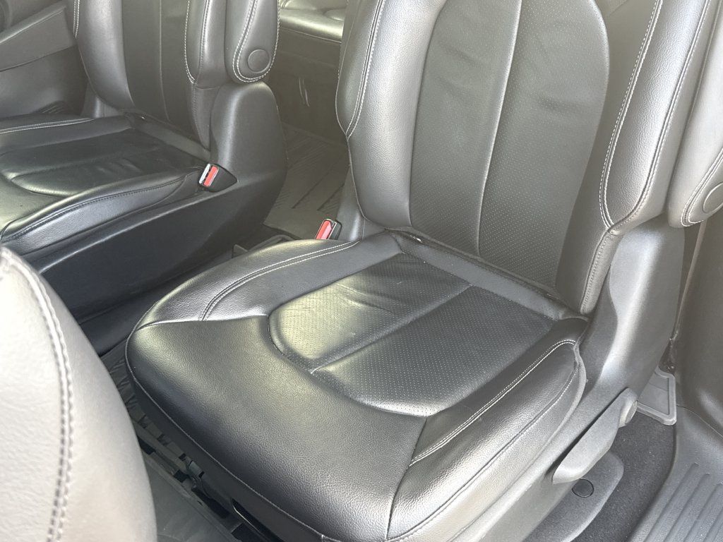 Used 2022 Chrysler Pacifica Touring-L w/ S Appearance Package FWD image 29