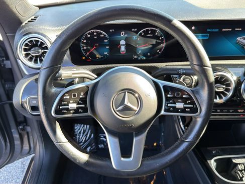Used 2022 Mercedes-Benz CLA 250 image 16