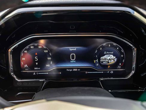 Used 2025 Chevrolet Silverado 1500 LTZ w/ LTZ Convenience Package II image 13