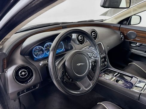 Used 2013 Jaguar XJ L Portfolio RWD image 9