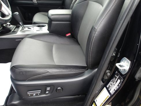 Used 2018 Toyota 4Runner SR5 Premium image 13