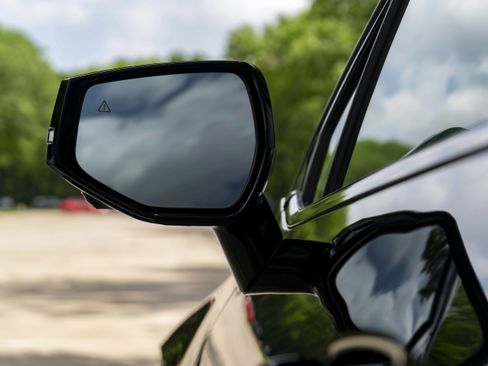 Used 2025 Kia Sportage SX image 12