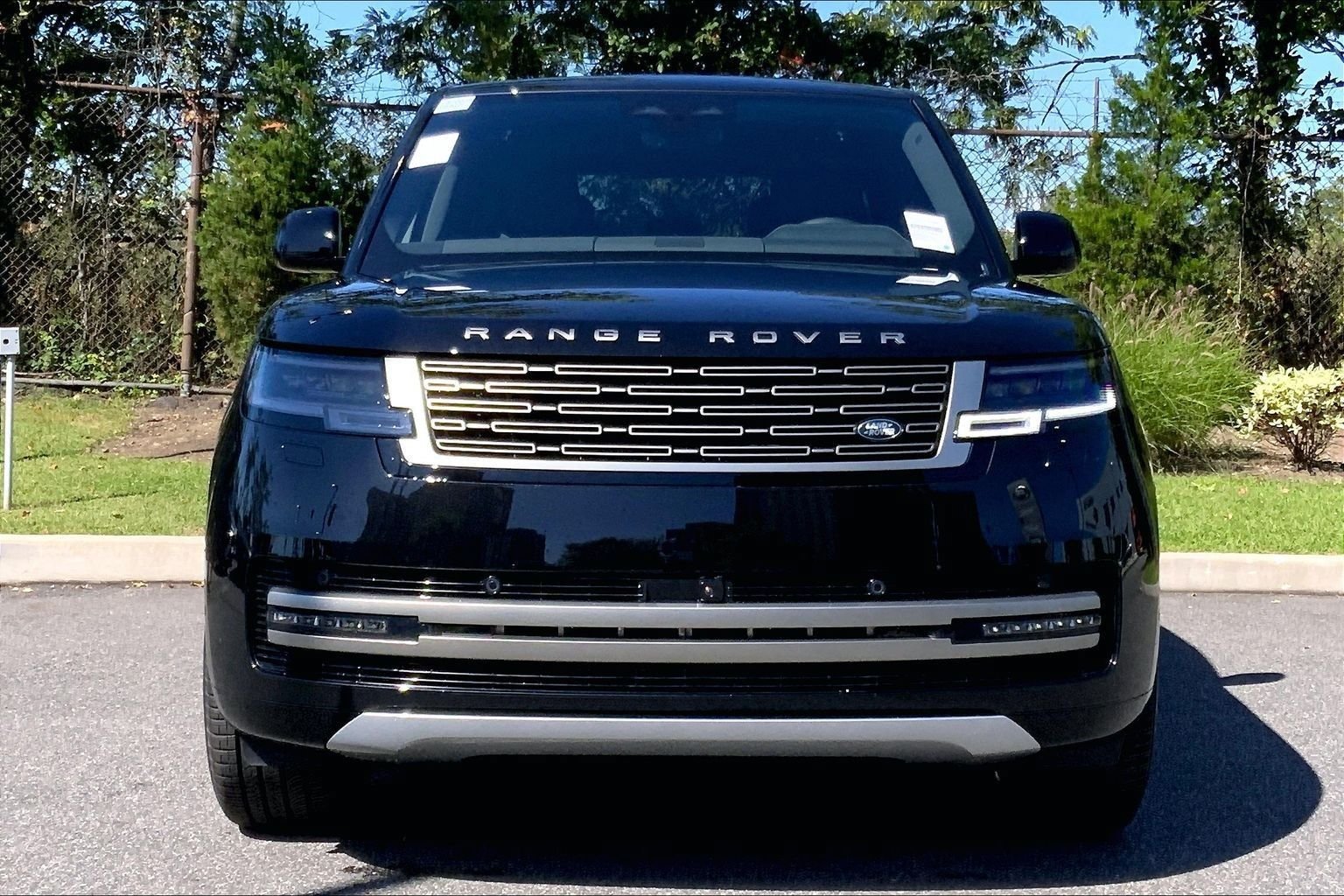 New 2027 Land Rover Range Rover SE AWD/4WD image 3