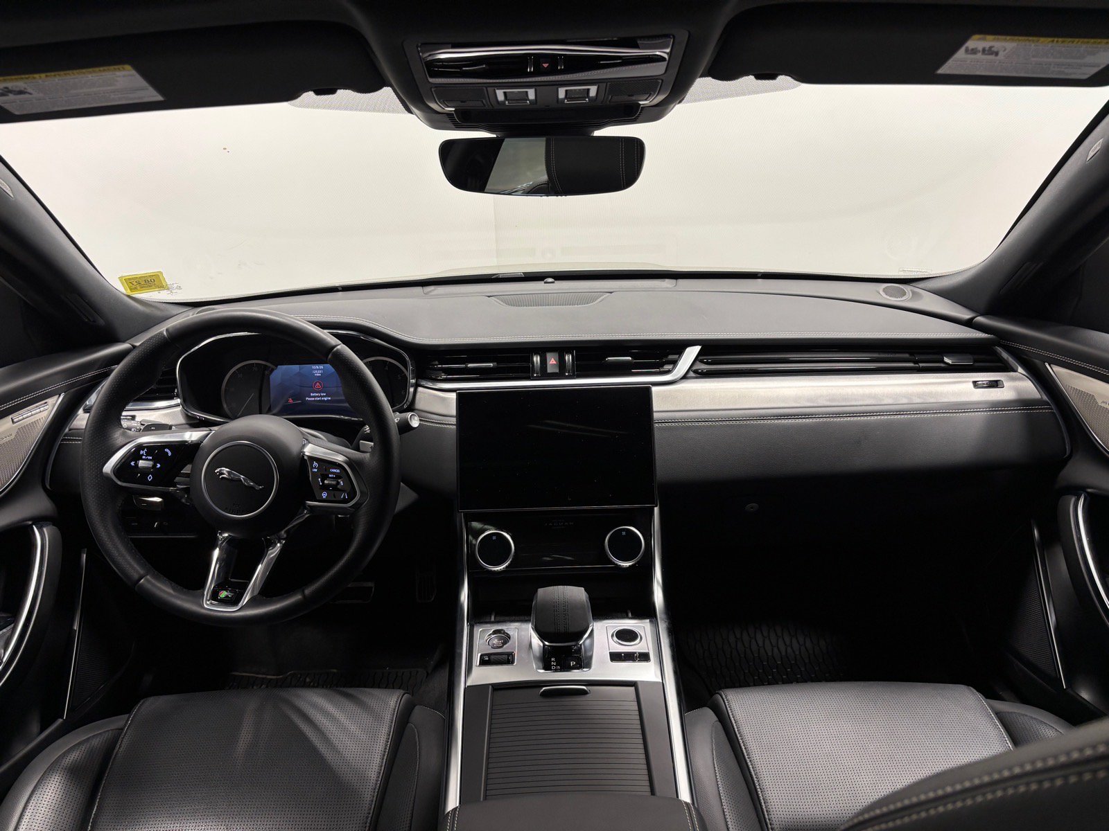 Used 2023 Jaguar XF R-Dynamic SE AWD/4WD image 33