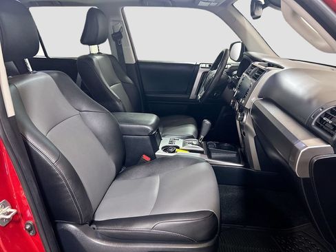 Used 2024 Toyota 4Runner SR5 Premium w/ Moonroof Package RWD image 27