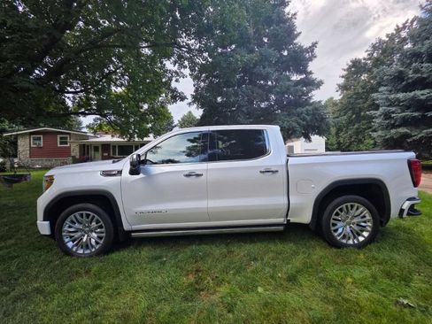 Used 2019 GMC Sierra 1500 Denali w/ Denali Ultimate Package AWD/4WD image 12