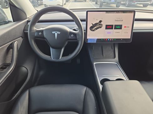 Used 2021 Tesla Model Y Long Range AWD/4WD image 28
