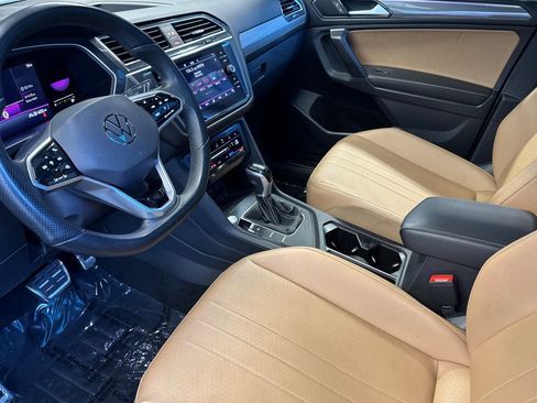 Used 2022 Volkswagen Tiguan SE R-Line FWD image 11
