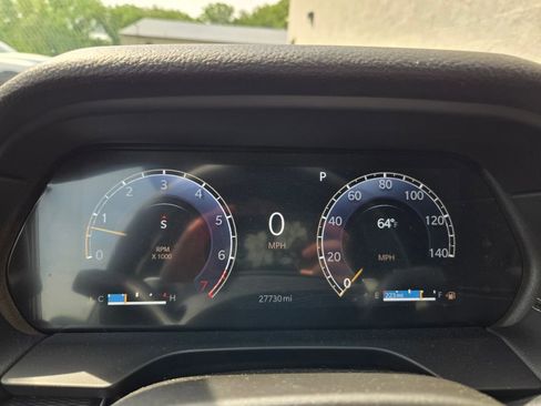 Used 2024 Jeep Grand Cherokee Laredo X w/ Luxury Tech Group I AWD/4WD image 18