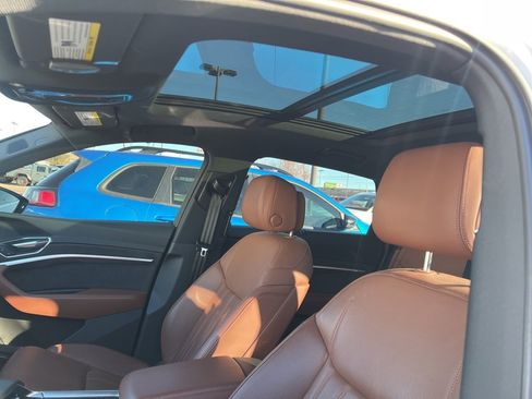 Used 2019 Audi e-tron Prestige image 6