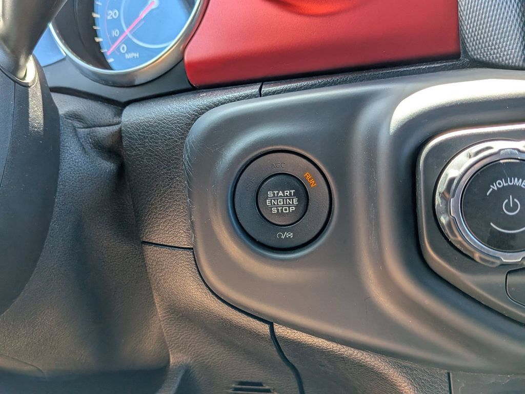 Used 2018 Jeep Wrangler Unlimited Rubicon AWD/4WD image 21